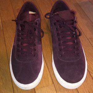 Nike SB Zoom Bruin Burgandy Size US 10 Mens
